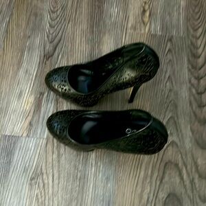 Brand new shoes wore once